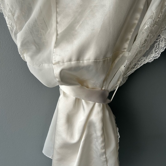 Lasenza White Satin/Lace Robe - Picture 2 of 6